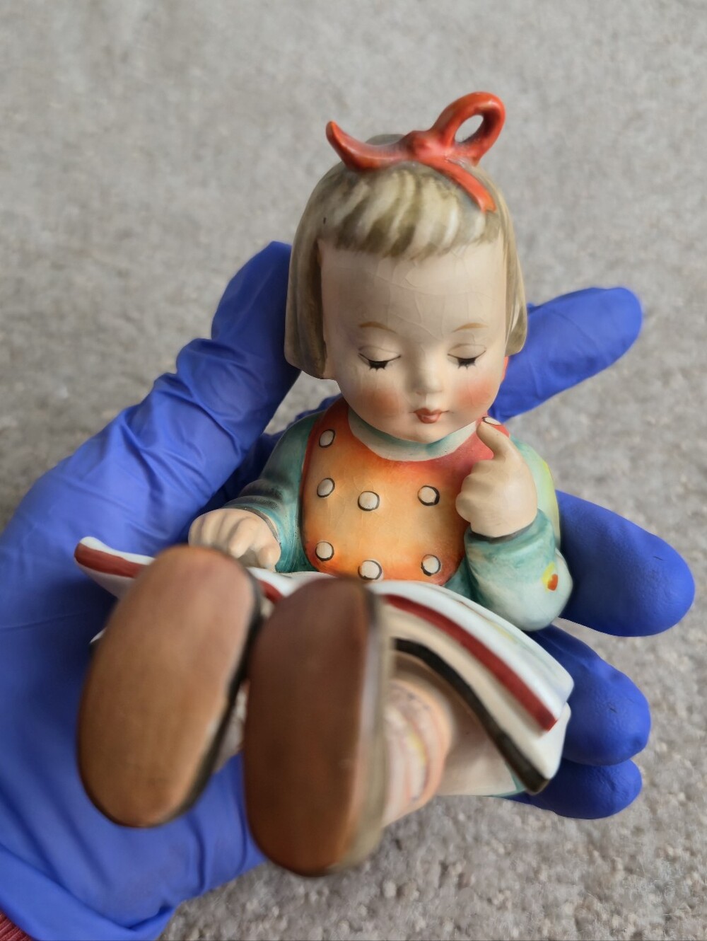 Hummel Bookworm Figurine 81 2/0 Goebel Germany Girl Reading Vintage TMK 5